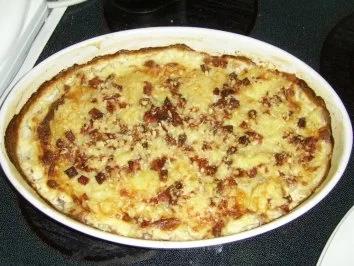 Kartoffelgratin mit Speckwürfeln - Rezept
