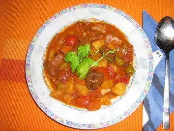 mediteraner Gulascheintopf - Rezept