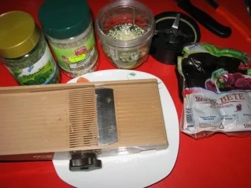 Carpaccio von Rote Bete mit kaltem Braten u. Vinaigrette - Rezept - Bild Nr. 3