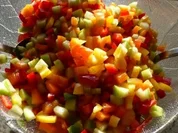 Bunter Paprikasalat mit Senfdessing - Rezept