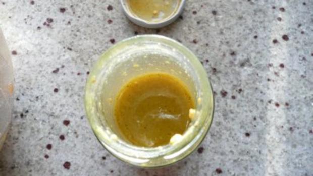 Bunter Paprikasalat mit Senfdessing - Rezept - kochbar.de
