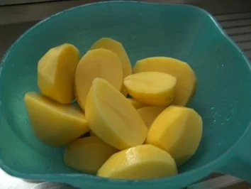 Rezept: Geschmorte Putenkeulchen in Hagebuttenkruste Bild Nr. 6 Geschmorte Putenkeulchen in Hagebuttenkruste - Rezept - Bild Nr. 6