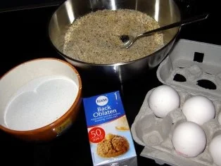 Nussige Makronen - Rezept - Bild Nr. 2