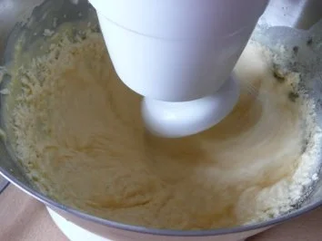 Rezept: Marmorkuchen mit Vanilleschote,Espresso,Amaretto und Schoko-Mokkabohnen Bild Nr. 4 Marmorkuchen mit Vanilleschote,Espresso,Amaretto und Schoko-Mokkabohnen - Rezept - Bild Nr. 4