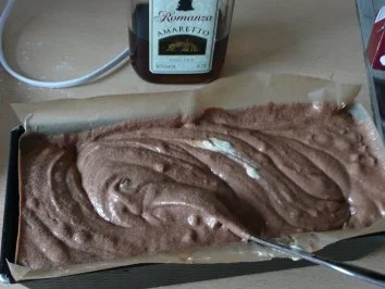 Rezept: Marmorkuchen mit Vanilleschote,Espresso,Amaretto und Schoko-Mokkabohnen Bild Nr. 8 Marmorkuchen mit Vanilleschote,Espresso,Amaretto und Schoko-Mokkabohnen - Rezept - Bild Nr. 8