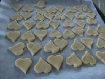 Rezept: Nougat-Herzen Bild Nr. 3 Nougat-Herzen - Rezept - Bild Nr. 3