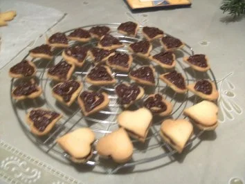 Rezept: Nougat-Herzen Bild Nr. 5 Nougat-Herzen - Rezept - Bild Nr. 5