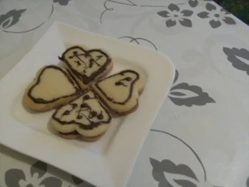 Rezept: Nougat-Herzen Bild Nr. 2 Nougat-Herzen - Rezept - Bild Nr. 2