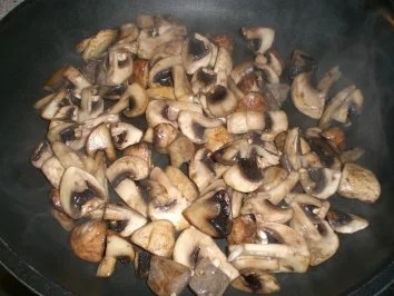 Schweinefilet mit Rahmpilzen und Kartoffel-Maronen-Püree - Rezept - Bild Nr. 7