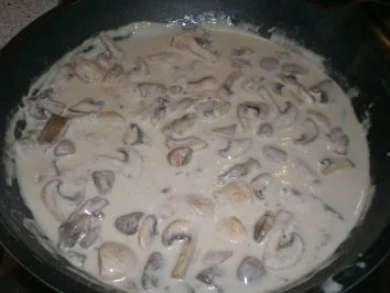 Schweinefilet mit Rahmpilzen und Kartoffel-Maronen-Püree - Rezept - Bild Nr. 8