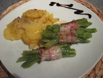 Kartoffel-Birnengratin mit Speckbohnen - Rezept