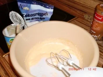 Rezept: Backwaren: Kokosmilch-Kuchen Bild Nr. 3 Backwaren: Kokosmilch-Kuchen - Rezept - Bild Nr. 3
