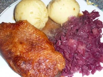 Ente kross mit Rotkohl und Klöße - Rezept