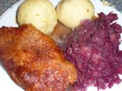 Ente kross mit Rotkohl und Klöße - Rezept