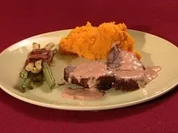 Rinderfilet an Pflaumen-Ingwer-Zimt-Soße mit Kürbismus u. grünen Bohnen - Rezept
