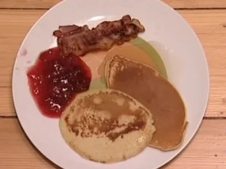 Pflaumen-Zimt-Eis und Honigkuchenturm - Rezept