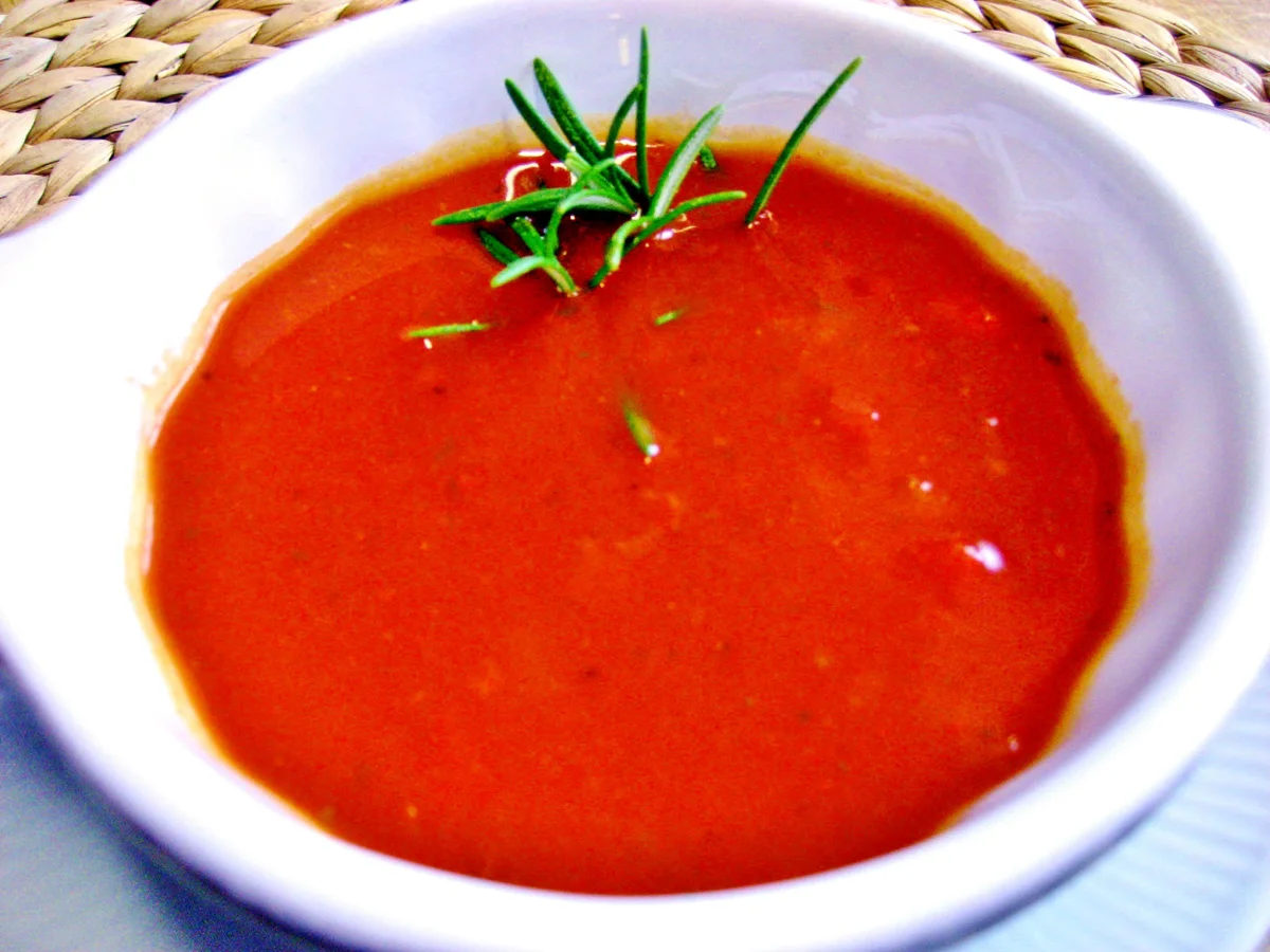 Rezept: Tomatensuppe mit Wein Bild Nr. 2 Tomatensuppe mit Wein - Rezept - Bild Nr. 2