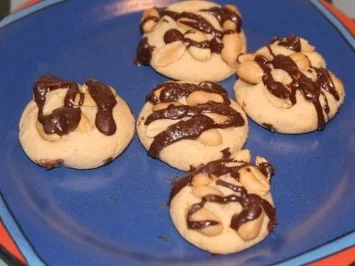 Rezept: Erdnuss-Cookies mit Schokolade Erdnuss-Cookies mit Schokolade - Rezept