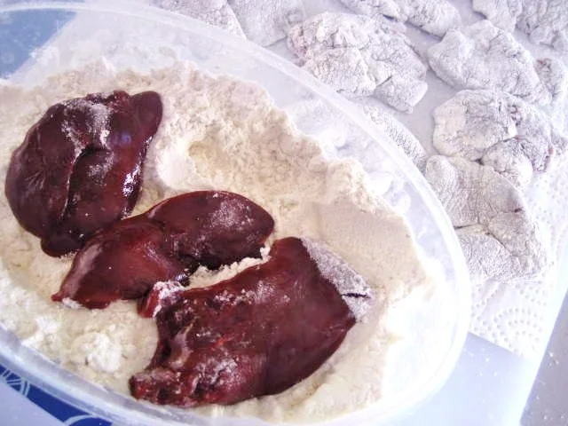 Rezept: Hähnchenleber mehliert .... Bild Nr. 10 Hähnchenleber mehliert .... - Rezept - Bild Nr. 10