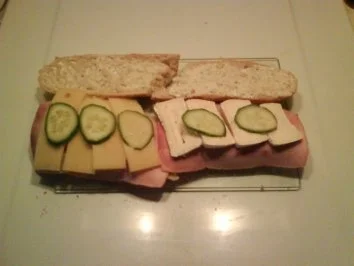 Rezept: Frühstück: Baguette mit Burgunderschinken und Bergkäse Bild Nr. 5 Frühstück: Baguette mit Burgunderschinken und Bergkäse - Rezept - Bild Nr. 5