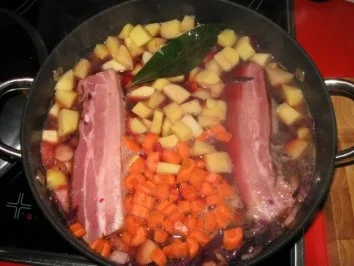 Rezept: Rotkraut - Blaukraut Eintopf mit Dorrfleisch Bild Nr. 6 Rotkraut - Blaukraut Eintopf mit Dorrfleisch - Rezept - Bild Nr. 6