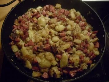 Bratkartoffeln mit Kabanossi - Rezept - Bild Nr. 4