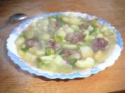 Rosenkohleintopf mit Hackbällchen - Rezept