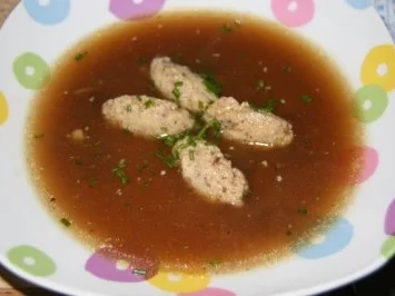 Rezept: Klare Steinpilzbrühe Klare Steinpilzbrühe - Rezept