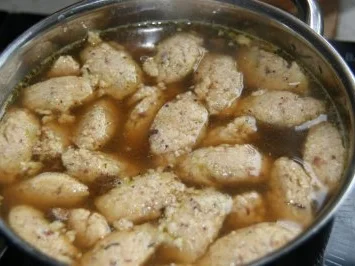 Rezept: Klare Steinpilzbrühe Bild Nr. 7 Klare Steinpilzbrühe - Rezept - Bild Nr. 7