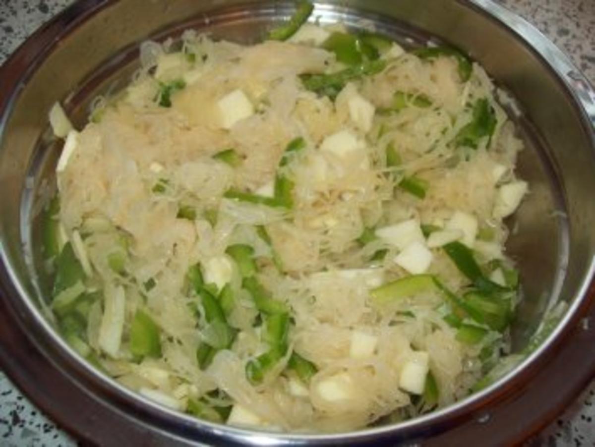 Sauerkrautsalat  mit Paprika und Apfel - Rezept - Bild Nr. 2