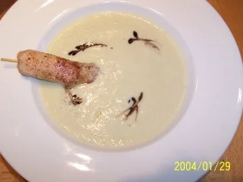 Rezept: Blumenkohlsüppchen mit Filetspieß Blumenkohlsüppchen mit Filetspieß - Rezept