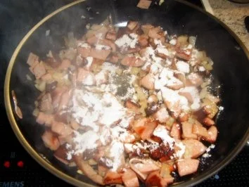 Rezept: Sauerkraut-Fleischwurst-Gulasch Bild Nr. 5 Sauerkraut-Fleischwurst-Gulasch - Rezept - Bild Nr. 5