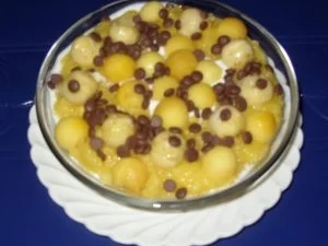 Rezept: Joghurt mit Mangopüree und Mango-Bananenkugeln und ein Hauch von Schokolade Bild Nr. 8 Joghurt mit Mangopüree und Mango-Bananenkugeln und ein Hauch von Schokolade - Rezept - Bild Nr. 8