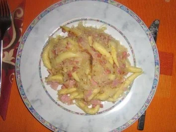 Rezept: Kraut-Schupfnudeln mit Speck und Schinken Bild Nr. 8 Kraut-Schupfnudeln mit Speck und Schinken - Rezept - Bild Nr. 8