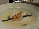 Hummerschwanz-Vanille-Spieß an Zwiebelschaum-Suppe - Rezept