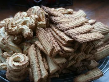 Spritzgebäck mit Haselnüssen - Rezept - Bild Nr. 5