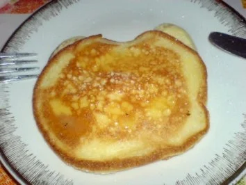 Rezept: Frühstück mit Brote, Pancakes und einer Tasse Kaffee Bild Nr. 4 Frühstück mit Brote, Pancakes und einer Tasse Kaffee - Rezept - Bild Nr. 4