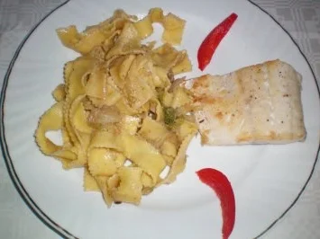 Rezept: Bandnudeln mit Chinakohl und Zander Bandnudeln mit Chinakohl und Zander - Rezept