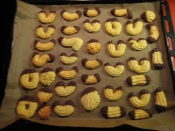 Rezept: Spritzgebäck ca. 120 St. Bild Nr. 7 Spritzgebäck ca. 120 St. - Rezept - Bild Nr. 7