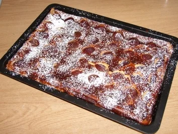 Pflaumen Blechkuchen  auf Cappuccino Creme - Rezept