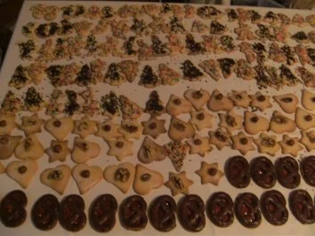 Rezept: KLEINGEBÄCK - Uta's Ausstechplätzchen KLEINGEBÄCK - Uta's Ausstechplätzchen - Rezept