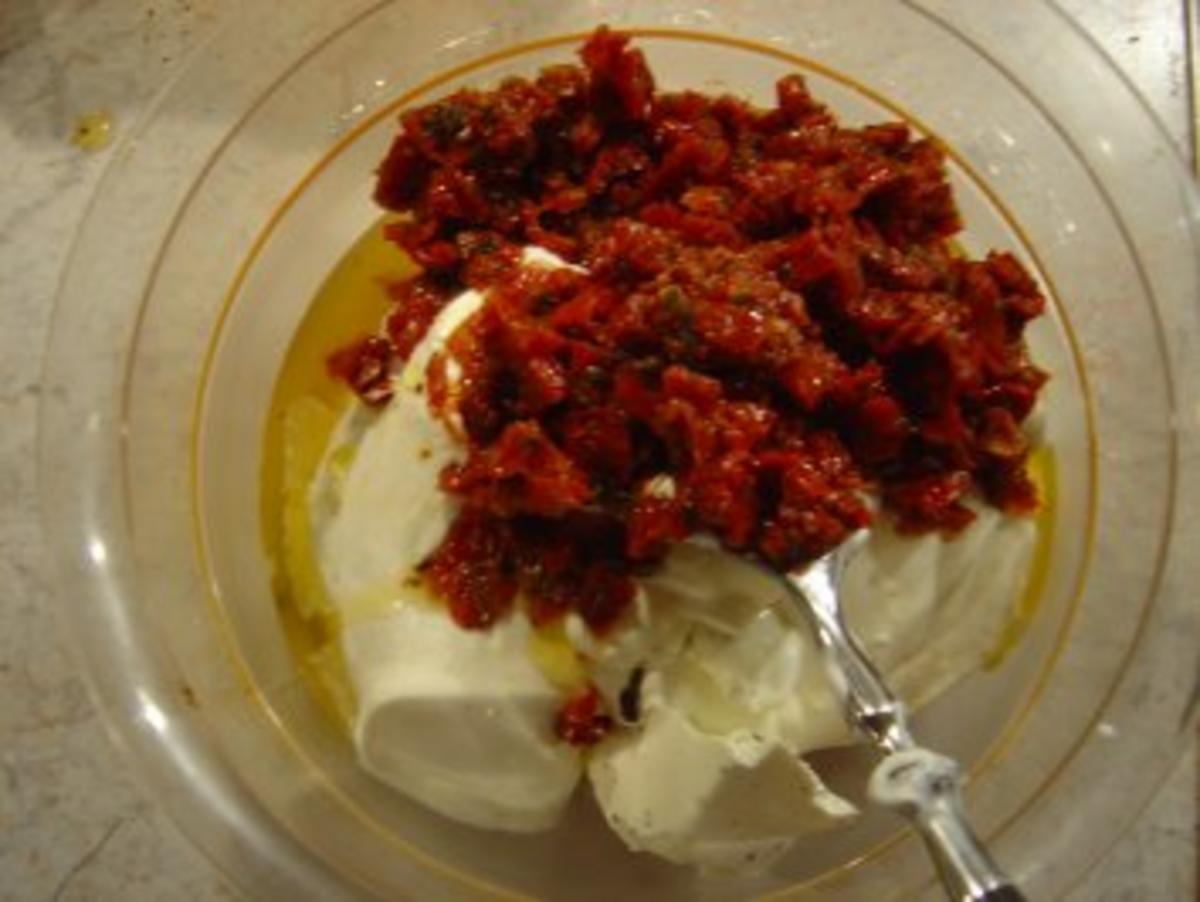 Frischkäse-Dip mit getrockneten Tomaten - Rezept - Bild Nr. 2