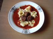Polpettini mit Tagliatelle und Tomatensoße - Rezept
