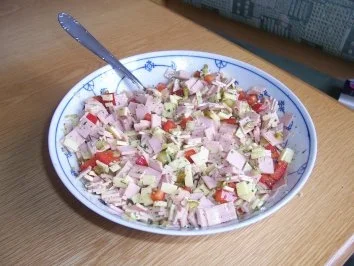 Rezept: Salat...Einfacher Wurstsalat Salat...Einfacher Wurstsalat - Rezept