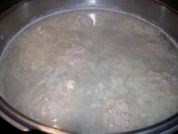 Kochklopse mit Kapernsoße - Rezept - Bild Nr. 3