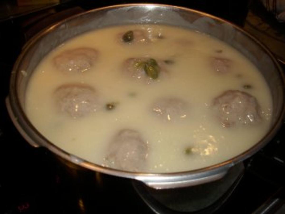 Kochklopse mit Kapernsoße - einfach - von Kuechenteufelchen