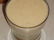 Mandeldrink mit Banane und Datteln - Rezept