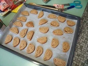 Rezept: Zimtröllchen Zimtröllchen - Rezept