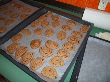 Rezept: Zimtröllchen Bild Nr. 2 Zimtröllchen - Rezept - Bild Nr. 2