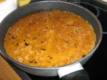 Rezept: Entenbrustflet auf einem Spinatbett an Mandel-Tagliatelle mit Orangen-Rotwein-Sauce Bild Nr. 4 Entenbrustflet auf einem Spinatbett an Mandel-Tagliatelle mit Orangen-Rotwein-Sauce - Rezept - Bild Nr. 4